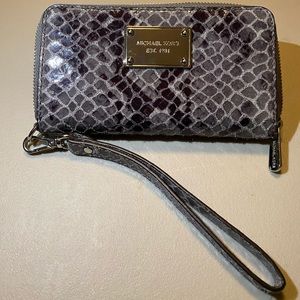 SnakeSkin Wristlet